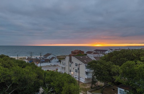 Chic's Beach Condo | Cozy 3-bedroom condo with AC and WiFi in charming Virginia Beach