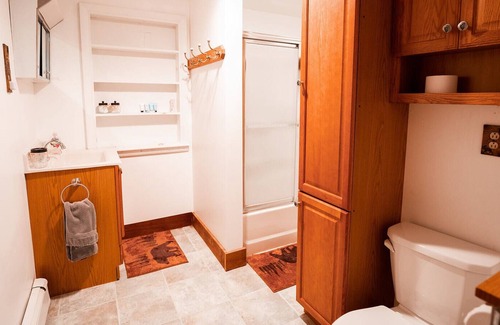 Indian Lake Cabin | Cozy 3 Bedroom Cabin in Indian Lake