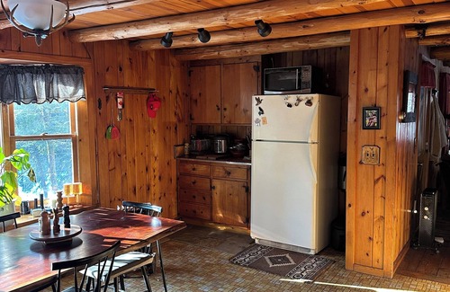 Indian Lake Cabin | Cozy 3-bedroom cabin in welcoming Indian Lake with WiFi/30 mins to Gore Mt
