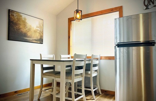 Idlewild Cabin | Cozy 3-bedroom Cabin in Historic Lake Idlewild