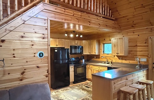 Sharpsburg Cabin | Cozy 3-bedroom cabin in Athens