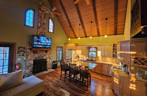 Aberdeen Cabin | Cozy 3-bedroom cabin on Richmond Lake