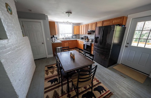 Boonville Cabin | Cozy 3 Bedroom Cabin in the Adirondack Foothills