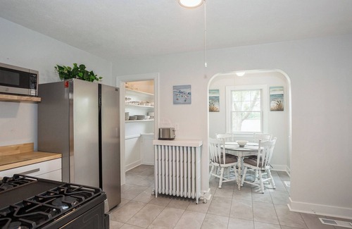 Sag Harbor House | Cozy 3-Bedroom Cape House Near Havens Beach