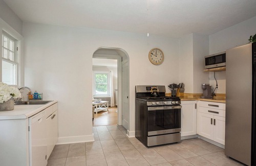 Sag Harbor House | Cozy 3-Bedroom Cape House Near Havens Beach