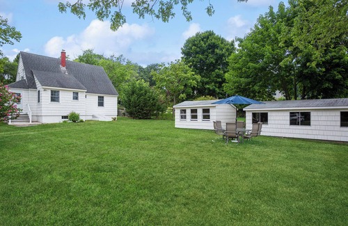 Sag Harbor House | Cozy 3-Bedroom Cape House Near Havens Beach