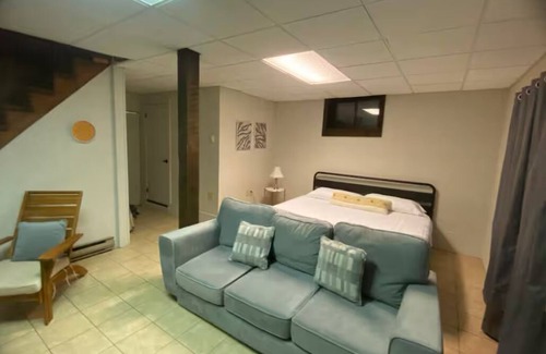 Beach Haven Ski Chalet | Cozy 3-bedroom chalet in charming Nescopeck with AC, WiFi, Hot Tub, King Beds