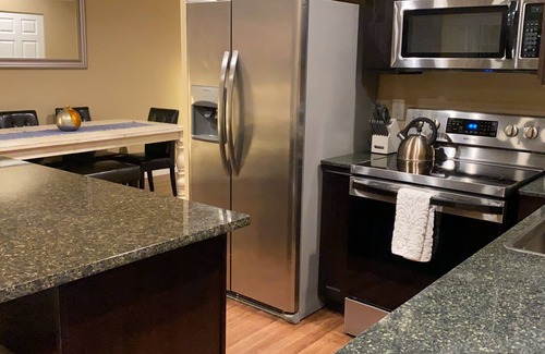 Burien Condo | Cozy 3 bedroom Condo on 2nd/Top floor