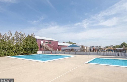 Long Neck Condo | Cozy 3-bedroom condo close to Paradise Grill in lovely Long Neck ~ Weekly Rental