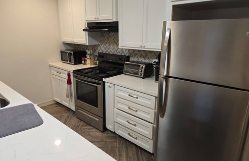 Mercedes Apartment | Cozy 3-bedroom condo with by the Mercedes Premium Outlets.