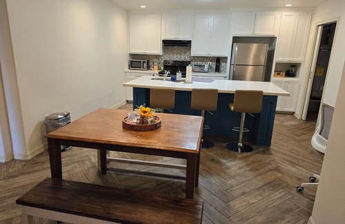 Mercedes Apartment | Cozy 3-bedroom condo with by the Mercedes Premium Outlets.