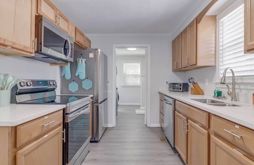 Norfolk Cottage | Cozy 3-bedroom cottage - new HOT TUB, dogs OK, fenced yard