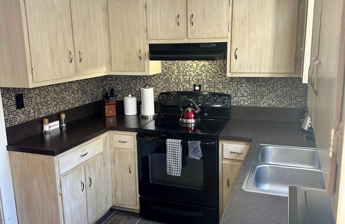 Radford House | Cozy 3-bedroom cottage right off campus with stunning view of Radford University