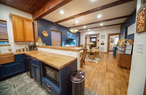Delta House | Cozy 3-Bedroom Grand Chalet in Delta, Colorado