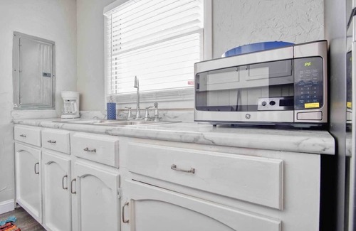 Indianapolis House | Cozy 3 Bedroom Home - Close To Everything Downtown