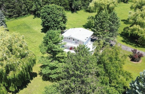 Durham Region House | Cozy 3 Bedroom Home Neighbouring Dagmar Ski Resort. Only 1 Hour from Toronto.