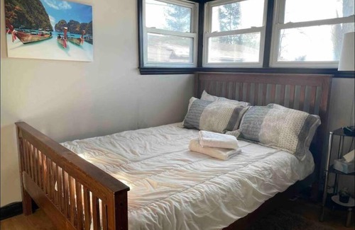 Windsor Apartment | Cozy 3 bedroom home