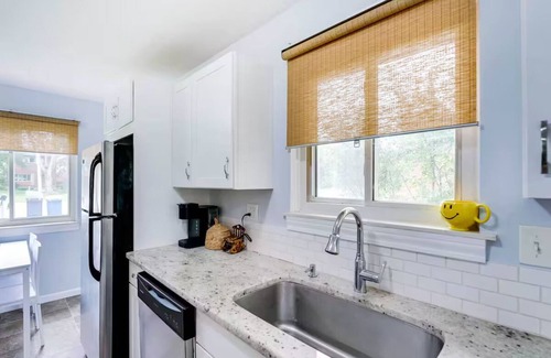Mitchell House | Cozy 3-Bedroom Home in Ann Arbor