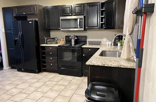 Ardmore House | Cozy 3 bedroom home near Lake Murray