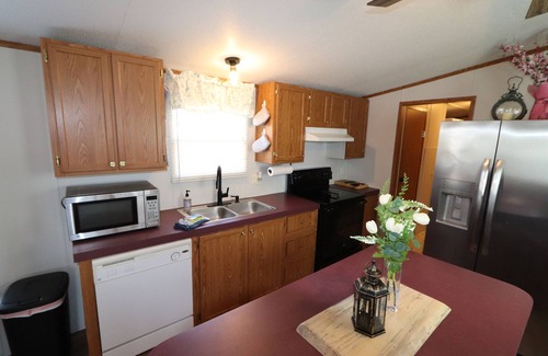 Protem House | Cozy 3-bedroom home on beautiful Bull Shoal with WiFi, AC
