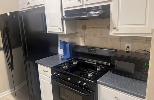 Fairburn House | Cozy 3-bedroom home with WiFi and AC near the Airport