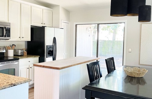 Southside House | Cozy 3-bedroom house with WiFi, AC in awesome Jacksonville