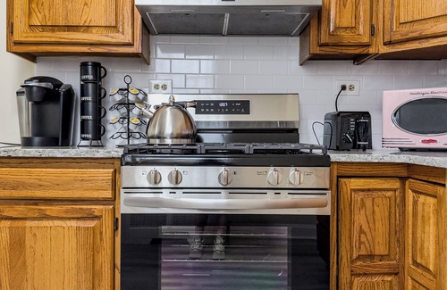 South Philadelphia Apartment | Cozy 3-Bedroom House in South Philly
