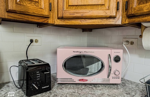 South Philadelphia Apartment | Cozy 3-Bedroom House in South Philly