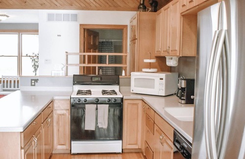 Sumner House | Cozy 3-bedroom house in nice Carson City with WiFi, AC