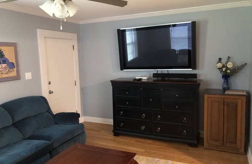 Killian House | Cozy 3 bedroom house that sits on a secluded dead end road.