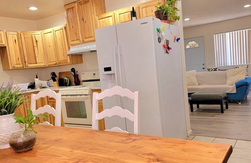 Beaumont House | Cozy 3 Bedroom House, Family and Pet Friendly
