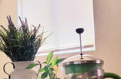 Beaumont House | Cozy 3 Bedroom House, Family and Pet Friendly