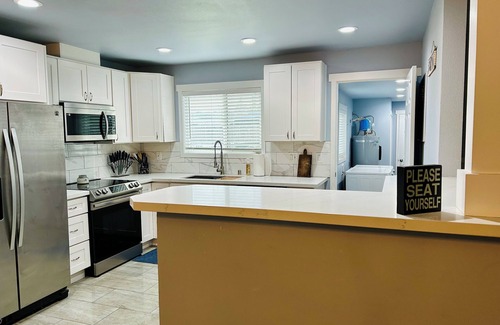 Lakewood House | Cozy 3-bedroom house in Lakewood