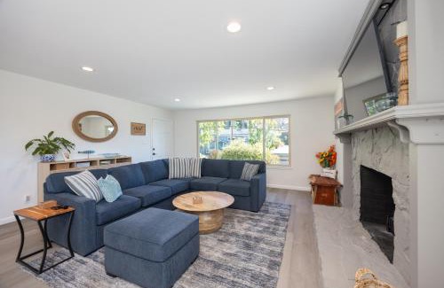 El Granada House | Cozy 3-bedroom house, ocean view, walk to beach!