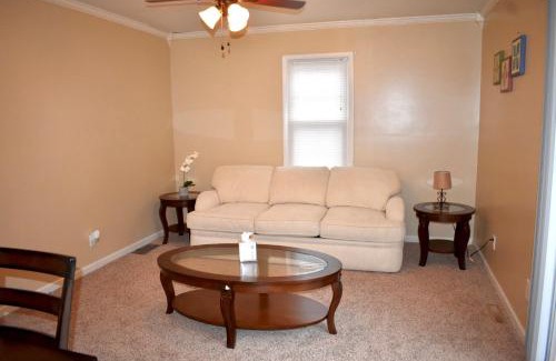 Adrian House | Cozy 3 Bedroom House