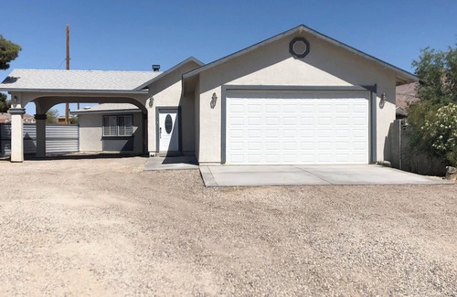 Sunrise Manor House | Cozy 3-bedroom house in amazing Las Vegas with pool