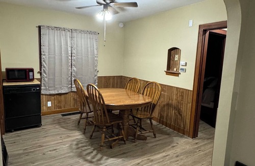Mason City House | Cozy 3-bedroom house in peaceful Mason City