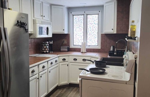 Montville House | Cozy 3-bedroom house near Mystic and Mohegan & Foxwood Casinos!