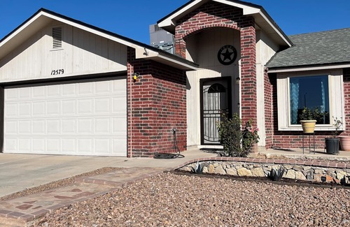 Biggs Field House | Cozy 3-bedroom house with AC and WiFi in welcoming El Paso