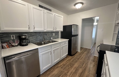 Allen House | Cozy 3-bedroom house with WiFi and AC in enjoyable Allen no chores