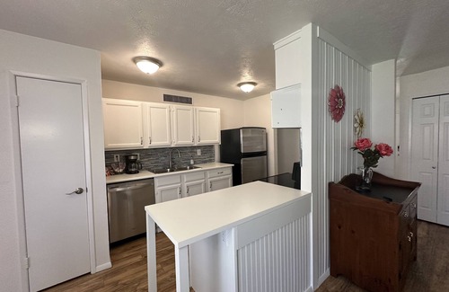 Allen House | Cozy 3-bedroom house with WiFi and AC in enjoyable Allen no chores