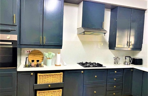 Bulawayo Apartment | Cozy 3 Bedroom House with unique bathrooms - 2084