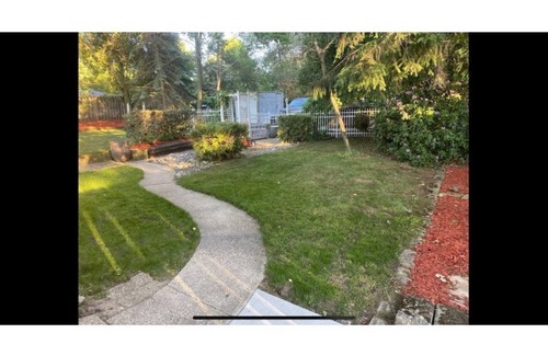 Norton Shores House | Cozy 3 bedroom Lake Cottage