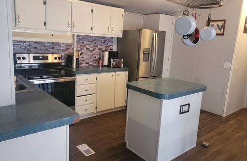 Odell House | Cozy 3-bedroom mobile home with WiFi, AC, game room just outside of Eldorado.