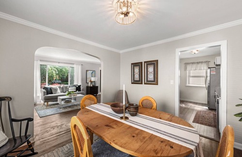 Euclid House | Cozy 3-Bedroom Near Cleveland
