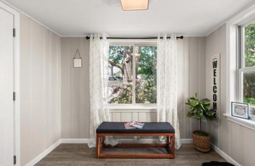 Euclid House | Cozy 3-Bedroom Near Cleveland