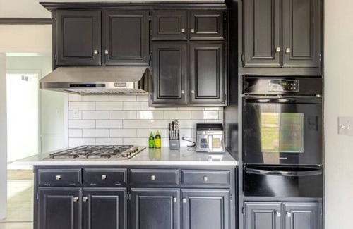 Bedford House | Cozy 3-bedroom near DFW airport and AT & T Stadium
