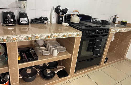 El Pueblito House | Cozy 3-bedroom Roxbury House with WiFi, AC Pet friendly.