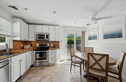 Southampton House | Cozy 3 Bedroom Southampton Village Oasis
