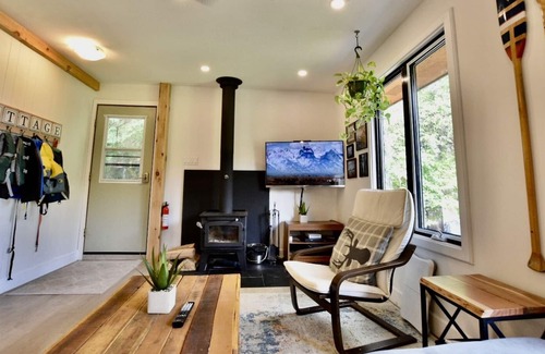 Douro-Dummer Cottage | Cozy 3 bedroom Stoney Lake Family Cottage